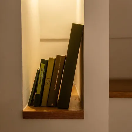 Es לינה וארוחת בוקר 4*