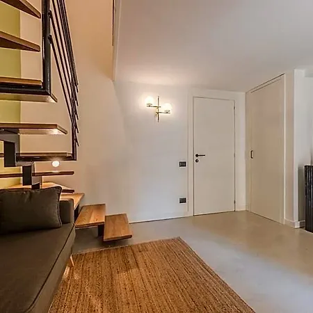 Es 4* נאפולי