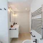 Es